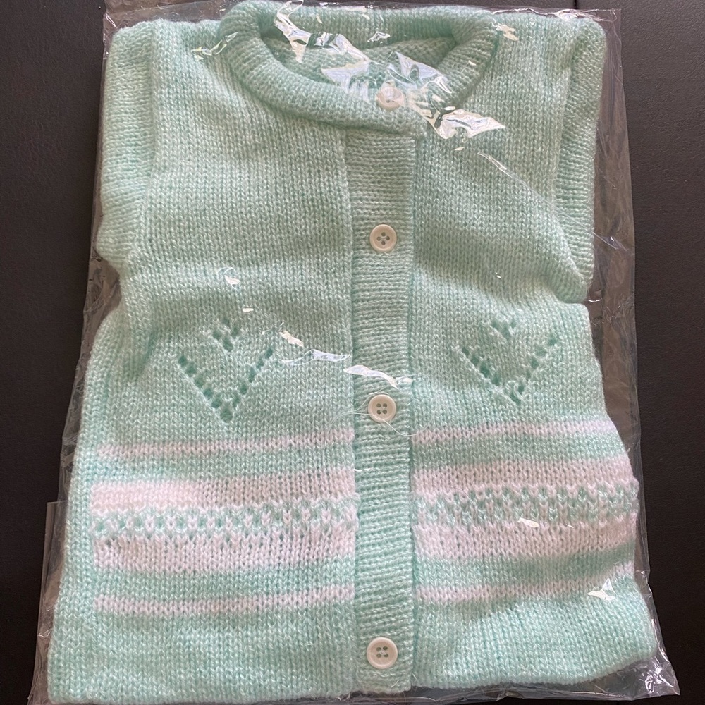 Newborn Babies sweater with Hat included - Picture 4 of 6